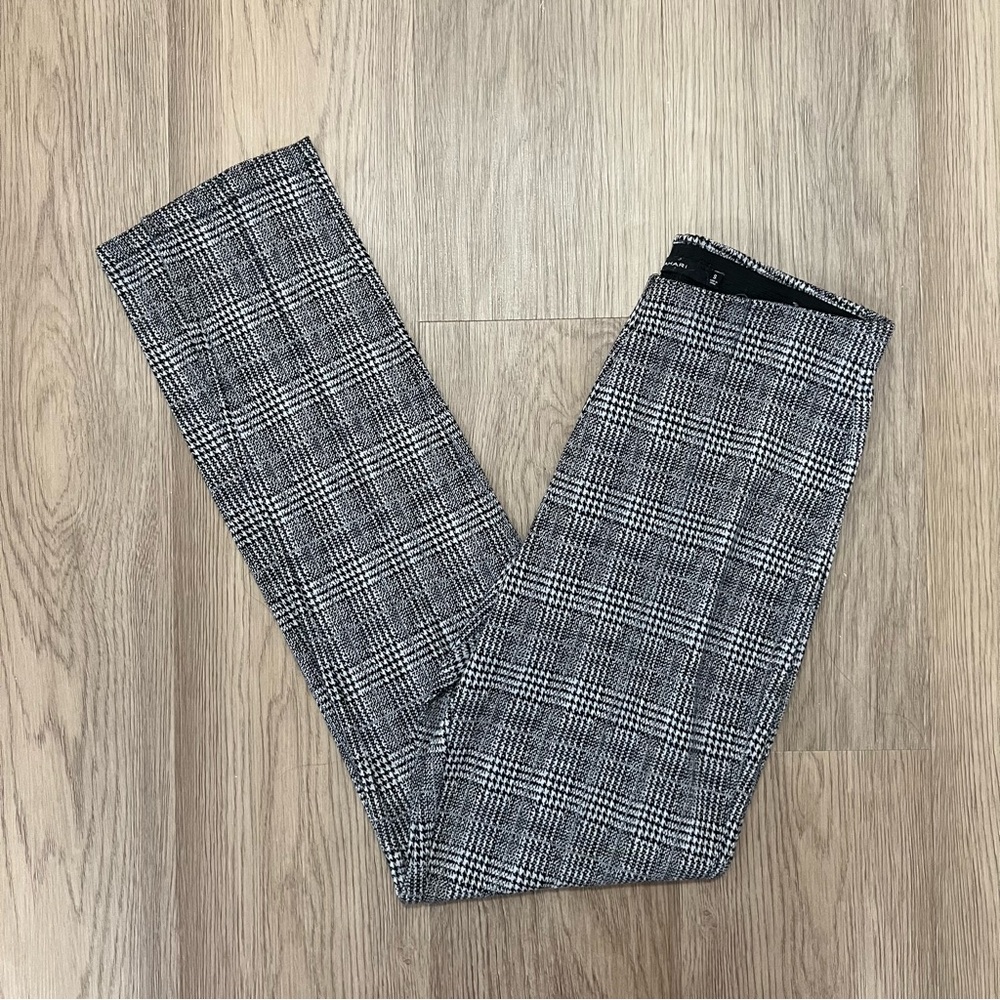 Tahari Women’s Black and White Houndstooth Pull On Dress Pants Size Small
